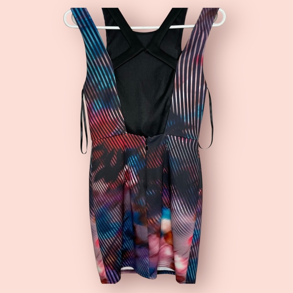 Bebe Abstract Print Dress - Picture 3 of 8